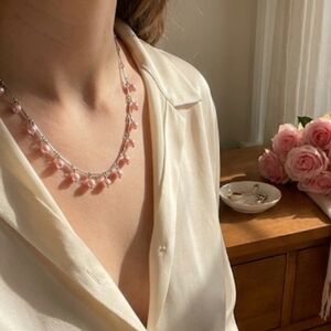 Vintage Women's pink pearl necklace delicate